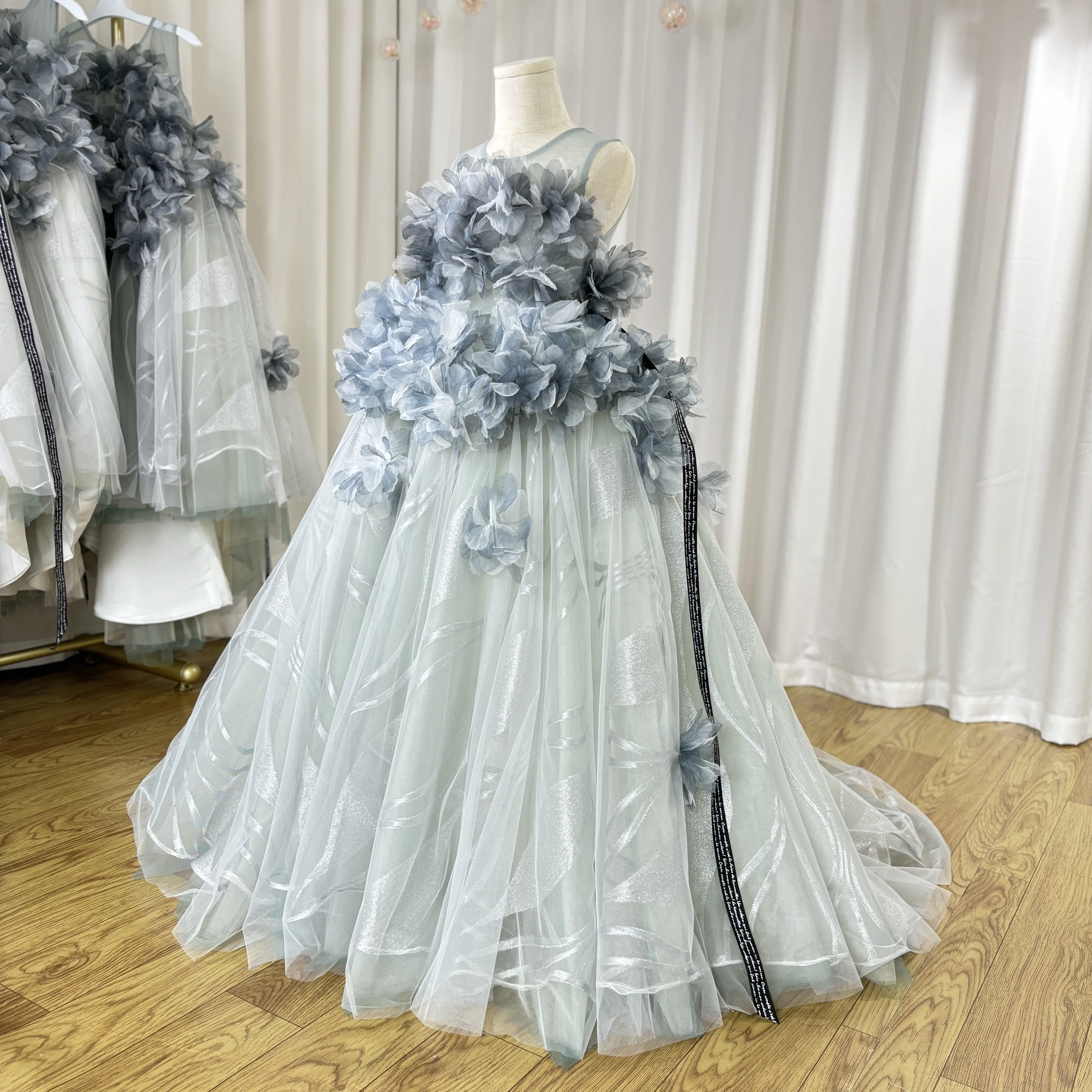 Dreamy Vow Abito da ragazza grigio di lusso per bambini Nastri di fiori fatti a mano Abito da principessa a-line per la festa di compleanno di nozze Giorno d'onore J018