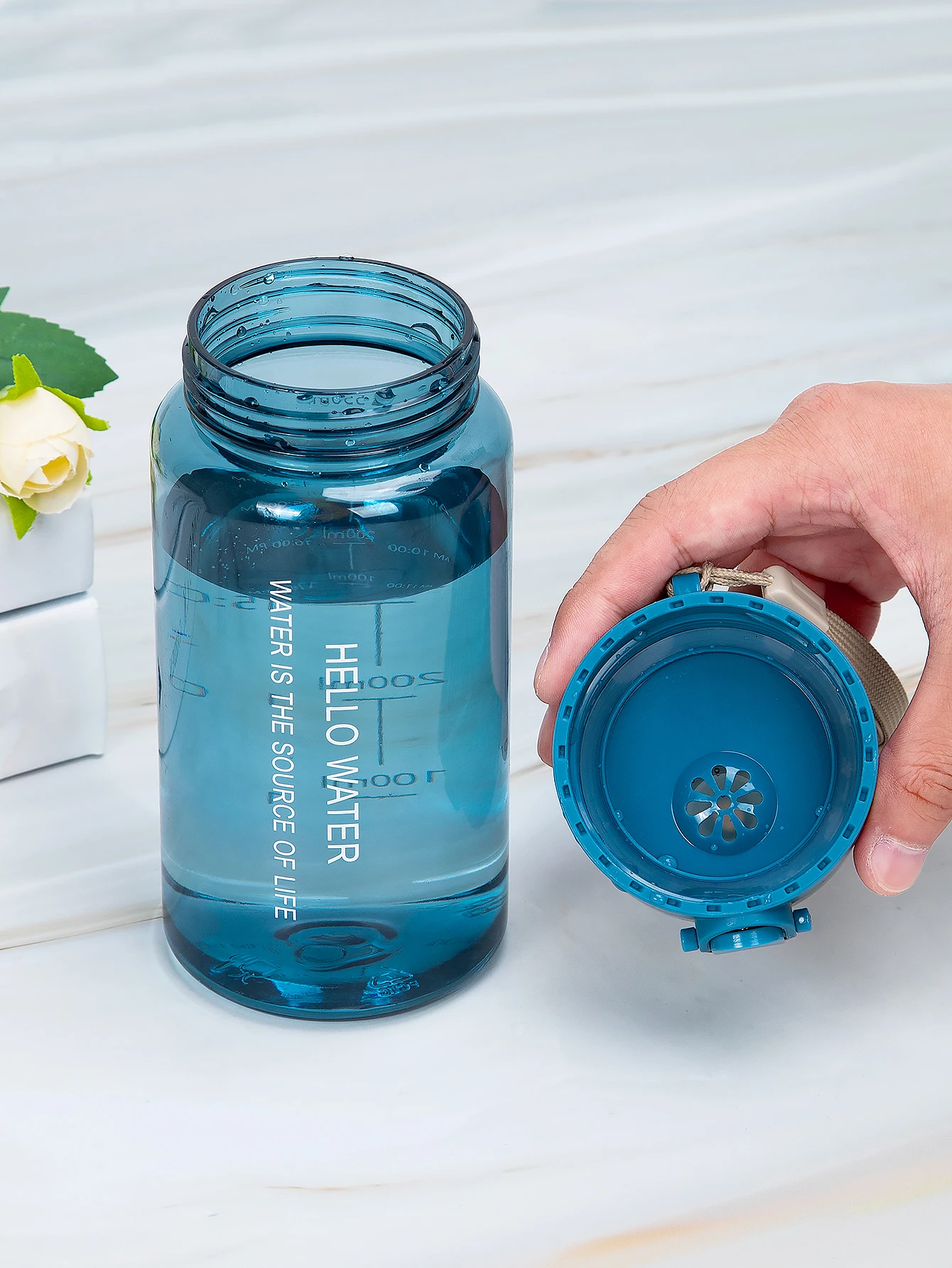 550ml/18.6oz Transparent Water Bottle With Scale Filter Plastic Water Cup Men Women Students Anti-fall Leakproof Drinking Bottle