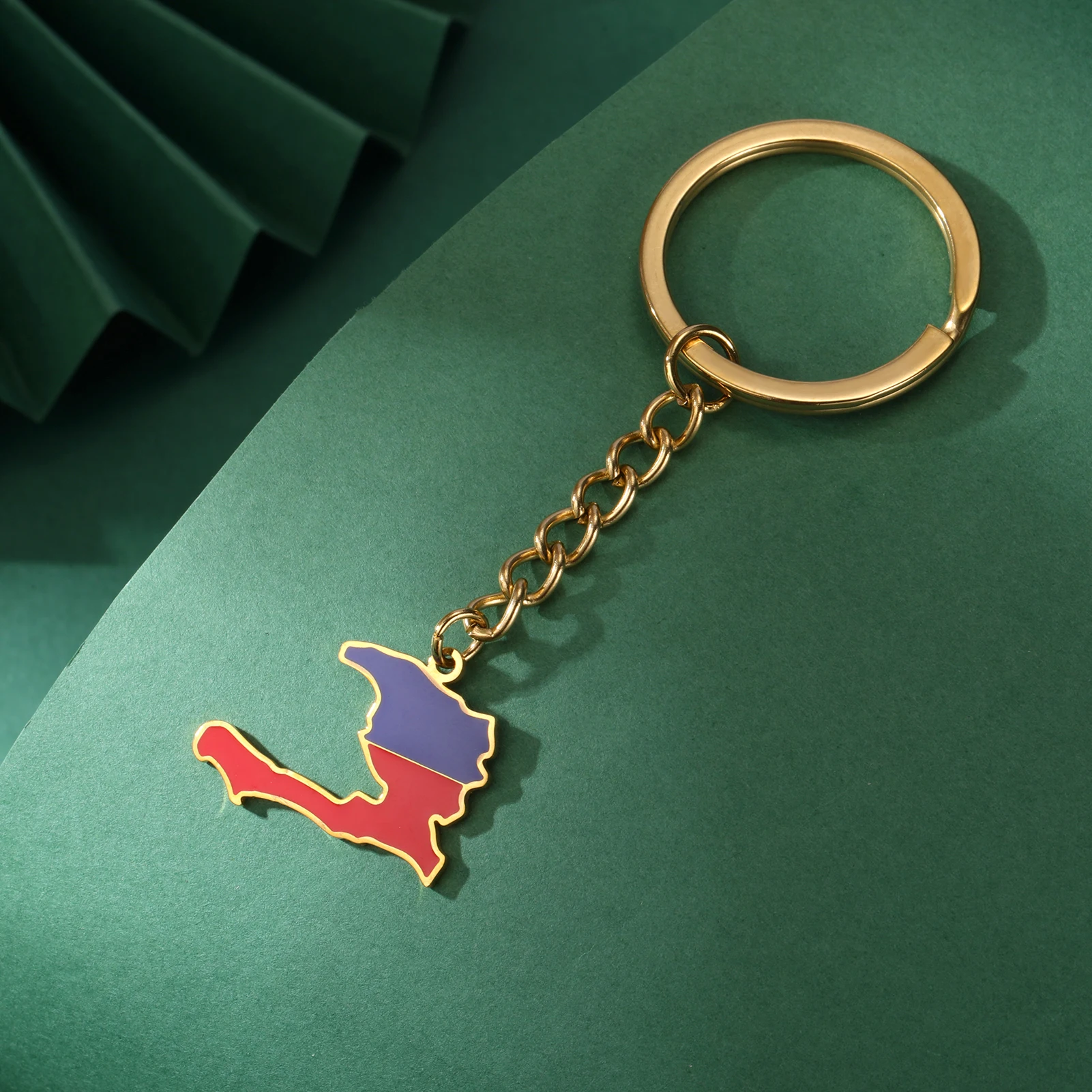 Skyrim الملونة بالتنقيط النفط هايتي قلادة على شكل خريطة المفاتيح الفولاذ المقاوم للصدأ الرجال والنساء العلم الوطني المفاتيح مجوهرات وطنية #4