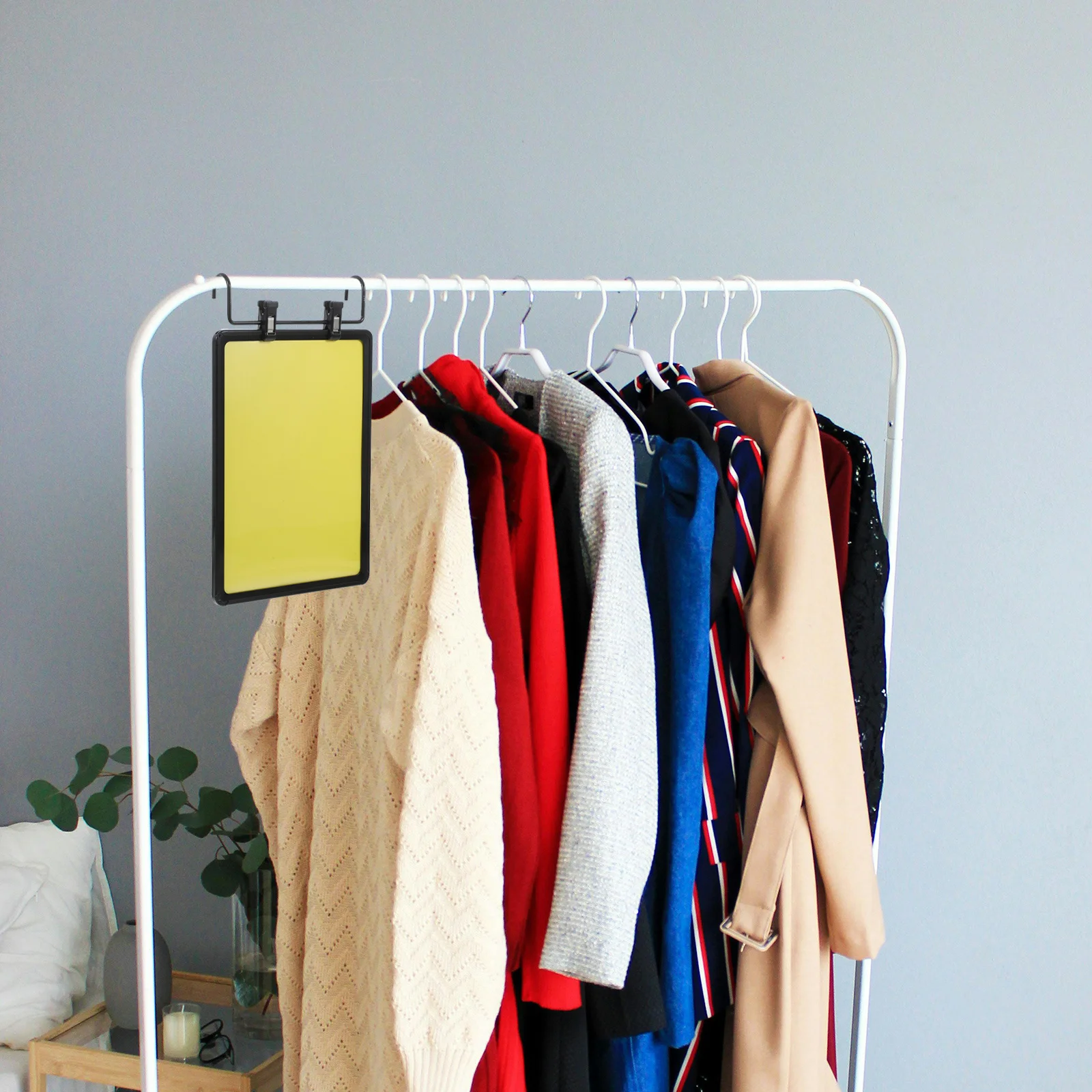 

Double-Sided Hanging Price Tag Plastic Writable Erasable Display Sign Holder for Supermarket Retail Yard Garage Sale Pricing