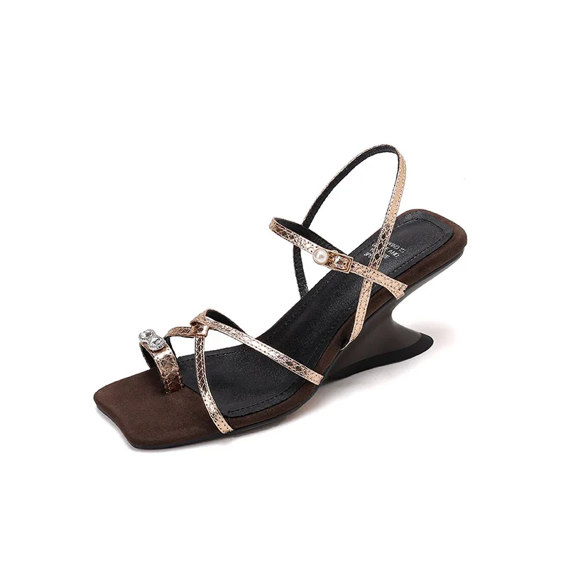 

НОВЫЙ тренд, летние пикантные женские босоножки с узким ремешком, элегантные вечерние туфли на странном высоком каблуке 6 см, золотисто-черные, большие размеры FT5216