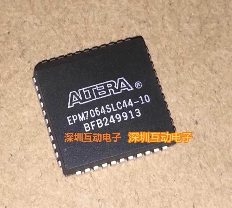 Free shipping   EPM7064SLC44-10N ALTERA  PLCC44     10PCS