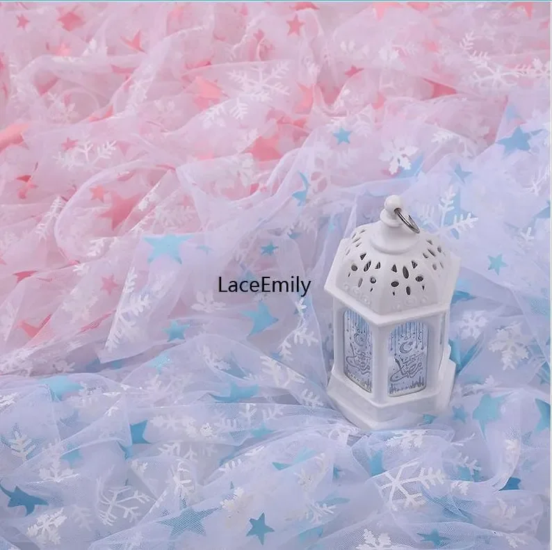 Tessuto di pizzo con motivo fiocco di neve stelle rosa Tessuto di tulle morbido con stampa fiocco di neve bianco stelle blu per abito da sposa vestito da ragazza bambino