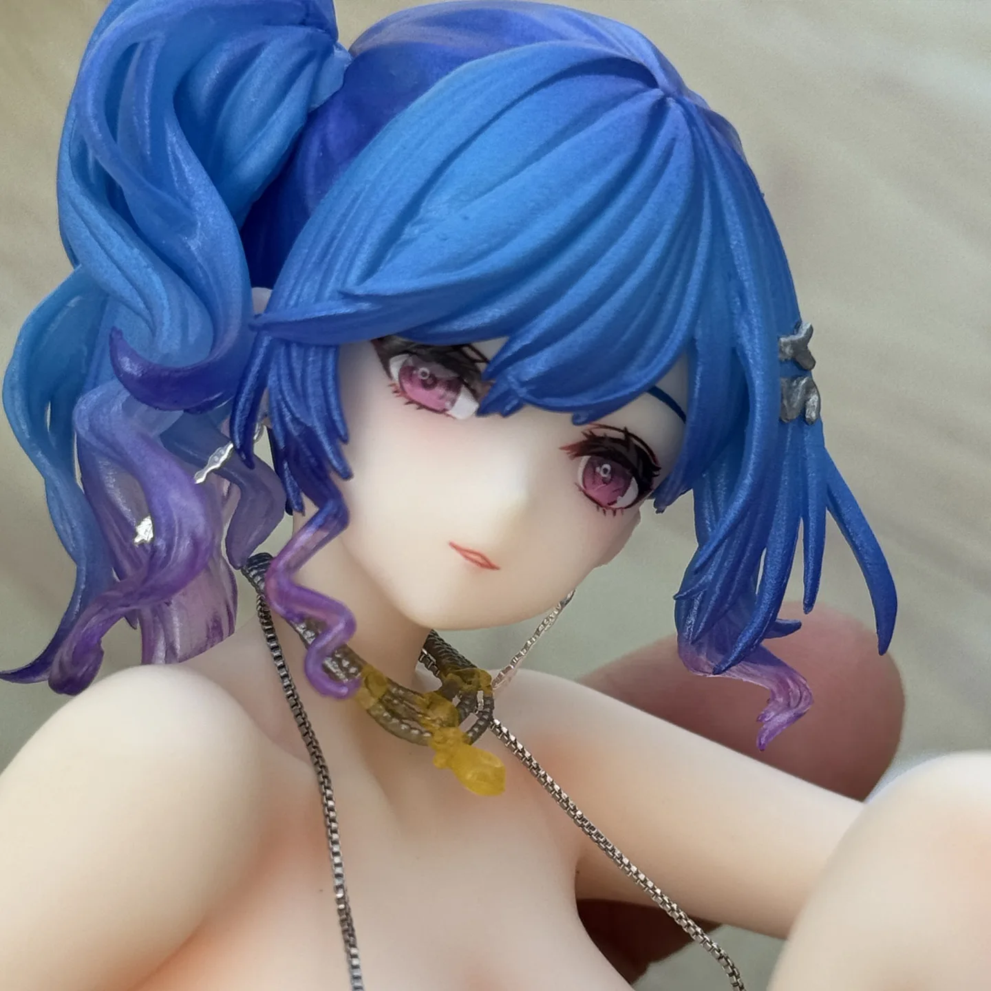 

Мерч Azur Lane, фигурка Сент-Луиса, версия для дивана. Коллекционная фигурка красивой девушки в позе лежащей на животе, Сент-Луис, для взрослых.