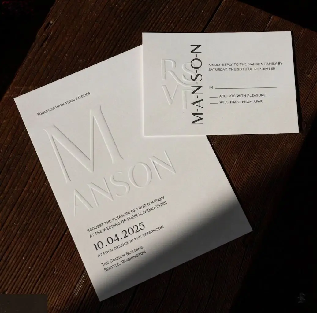 Premium 480gsm Thick Embossed Business Cards Custom Logo White Cardboard Digital Printing for Corporate