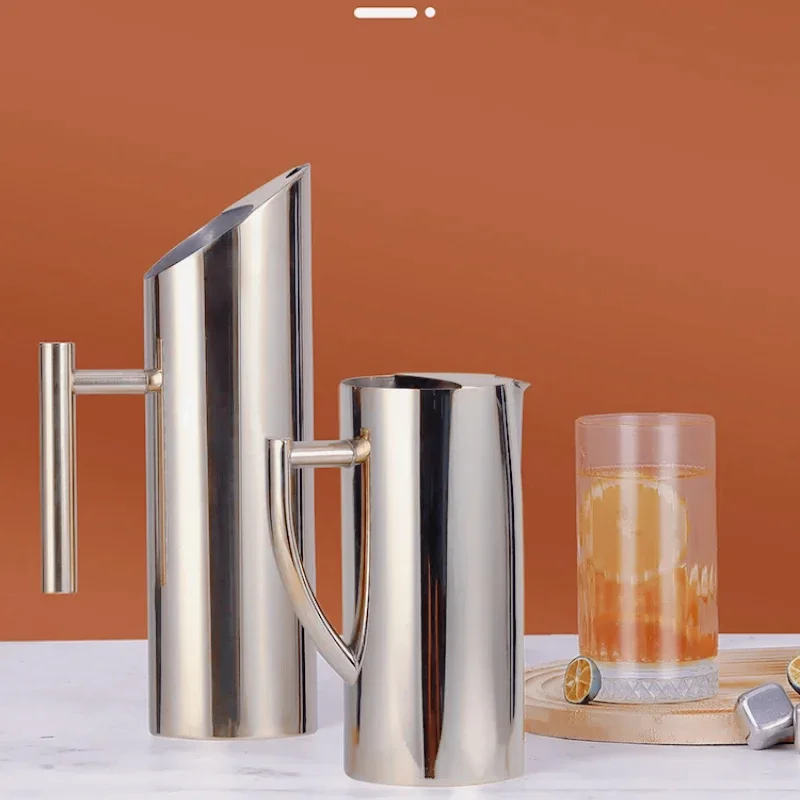 

304 Stainless Steel Cold Water Boiled Cup Golden Ice Cold Freeze Kettle Beer Jar for Bar Fruit Juice Red Wine Divider