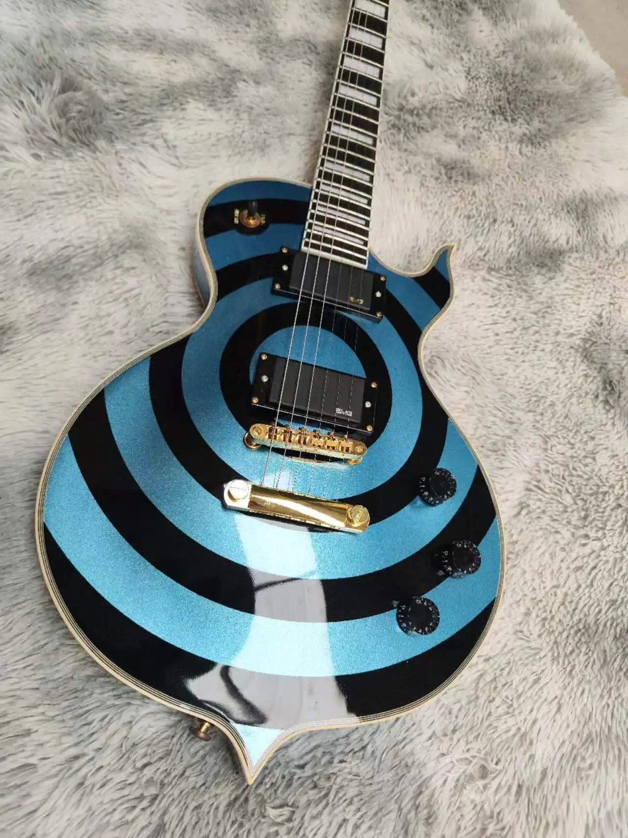 Electric guitar, with an unusual shape. High-quality, mahogany, 30-day production.