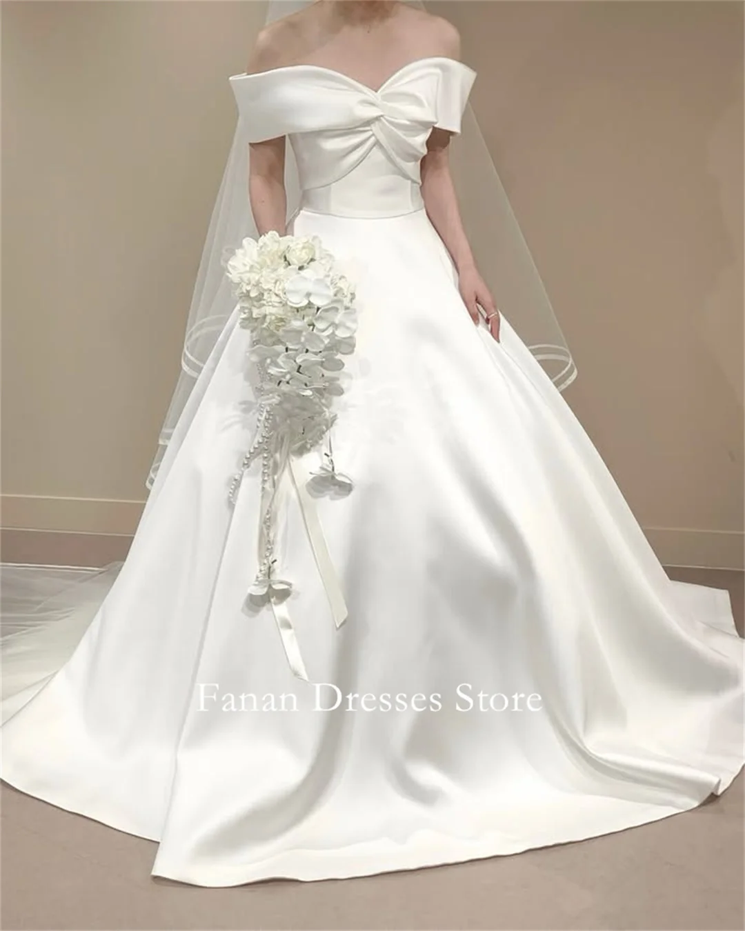 

FANAN Off Shoulder Ruched Elegant Bride Dresses A-Line Short Sleeves Lace-up Satin Puffy Skirt Wedding Dresses 웨딩드레스 Ivory
