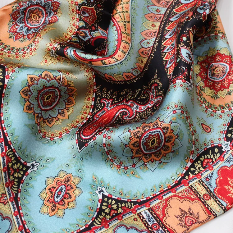 Paisley นุ่มผ้าพันคอผ้าไหม Herms Rolling Shawls Square Bandanas อุปกรณ์เสริมผมคอ Hijab Wrap Foulard Femme 110 ซม.