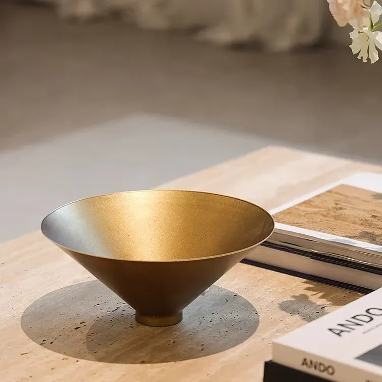 Medieval gold storage fruit plate, niche countertop, small foot metal flower ware, home furnishing, living room entrance decorat