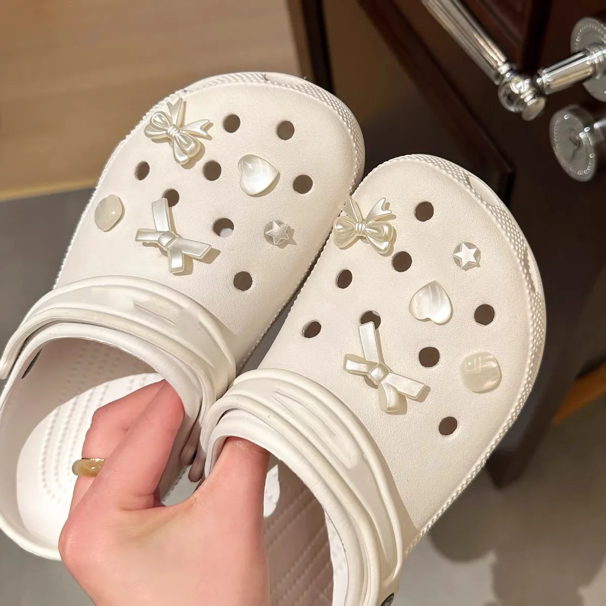 Schuh-Charms für Clogs in Silberfarbe, DIY-Accessoires, Niedliche & Trendige Schmetterling-Perlenketten, Blumen- und Tierdekoration, Modisch für Sandalen – Detail 8