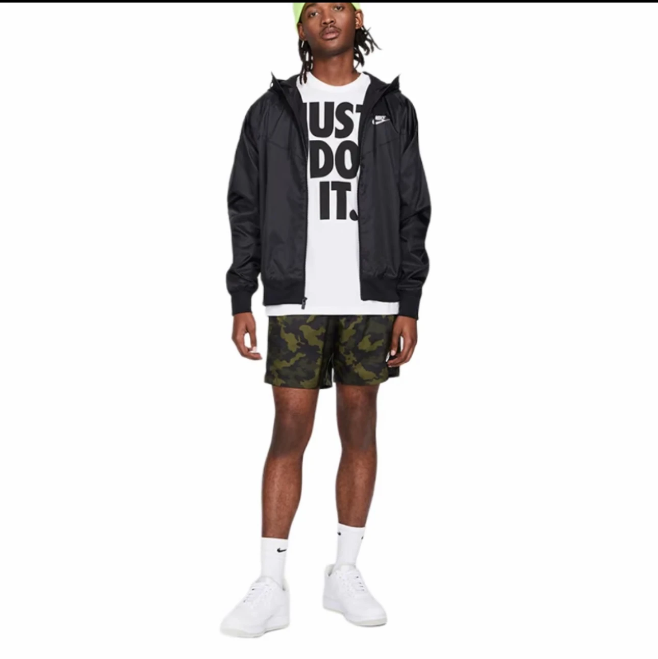 

Мужская тканая куртка с капюшоном для спортивных тренировок Nike WINDRUNNER черного цвета