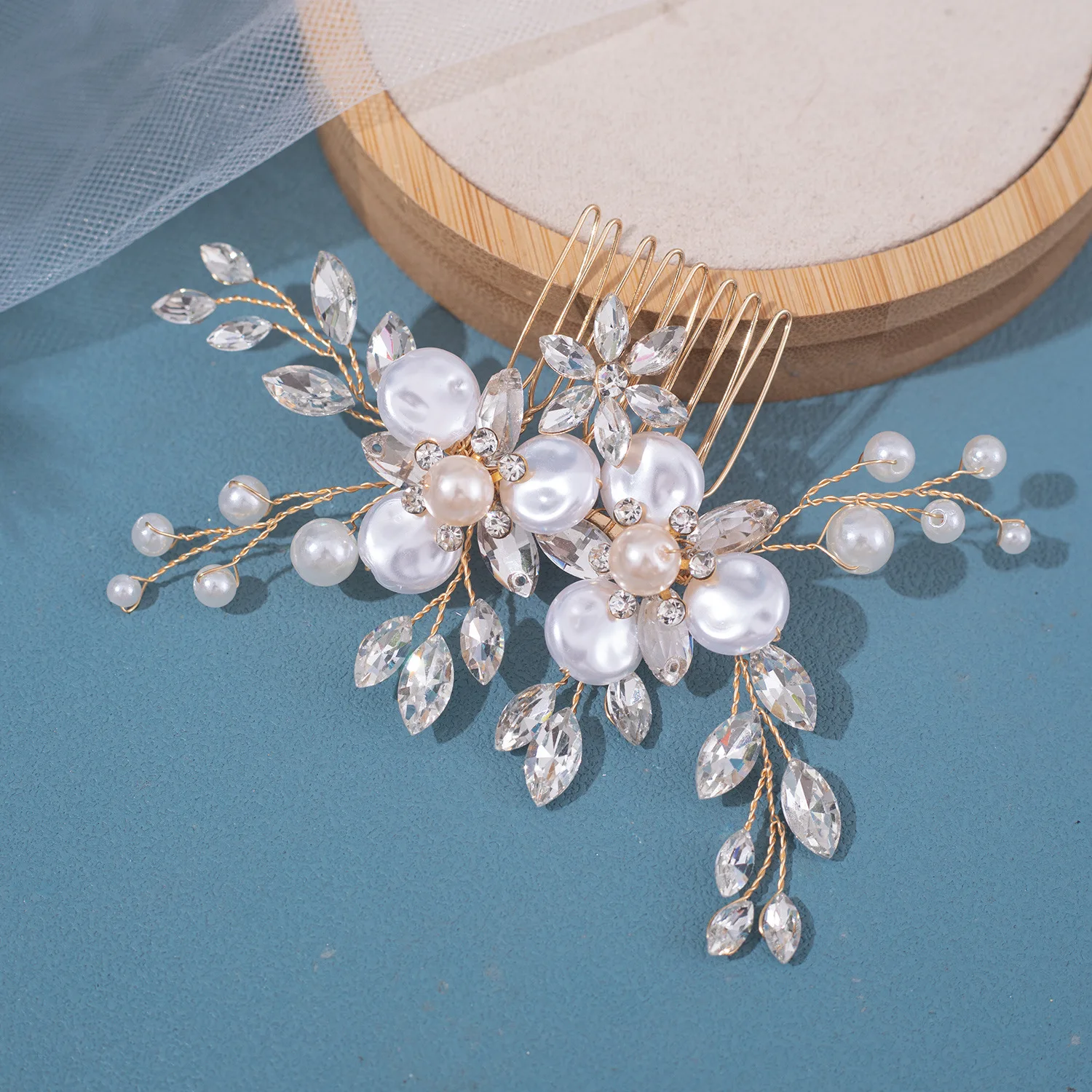 Wedding Crystal Pearls Hair Combs Handmade Hair Jewelry Bridal Headpiece Girls Headdress Women Hairpins Elegant Women Tiara image 4
