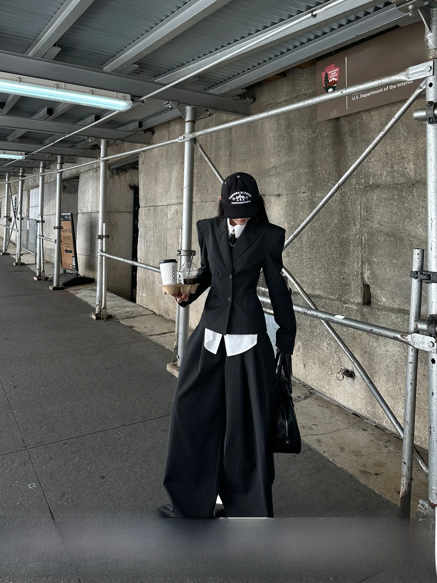 

Modern Women's Loose Floor-Length Wide Leg Casual Pants Bla Stripe Straight Tube Pants Low Waist Zipper Polyester Blend