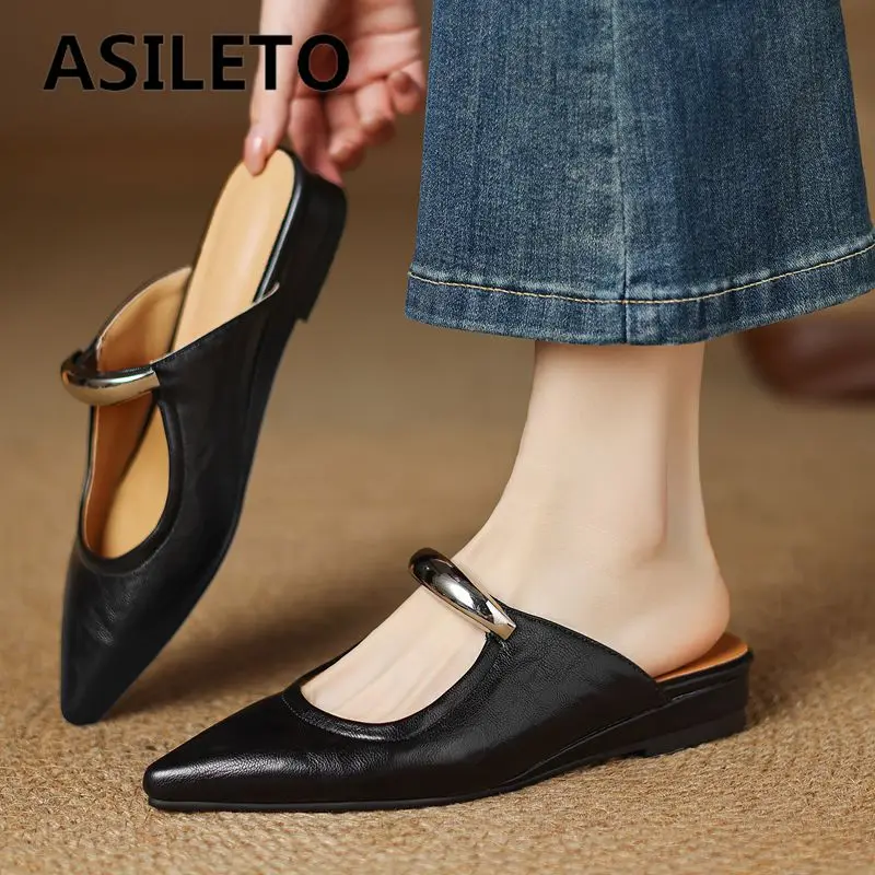 

ASILETO модные женские сандалии на плоской подошве с острым носком без шнуровки с металлическим украшением, большой размер 41, 42, 43, мягкая летняя обувь для свиданий