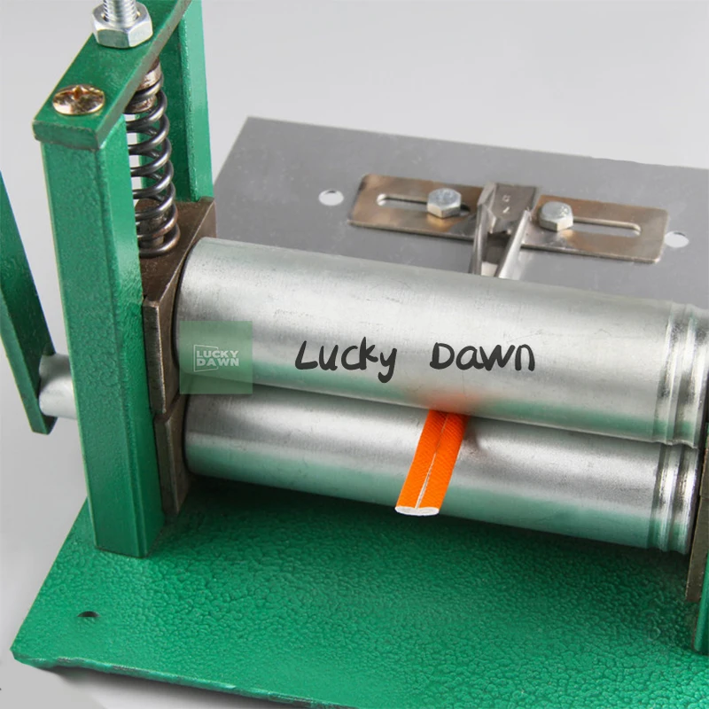 

Hand-Operated Small Leather Drawing Machine Sub-Layer Extension Machine Manual Leather Stripper Glue Cylinder Machine