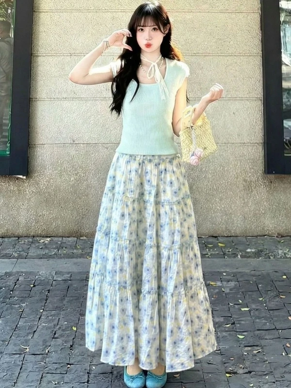 

Sweet Summer Dopaamine Short T-shirt Floral Long Skirt Unique Beautiful Set Gentle Elegant Two-piece Women's Fashion Ensemble