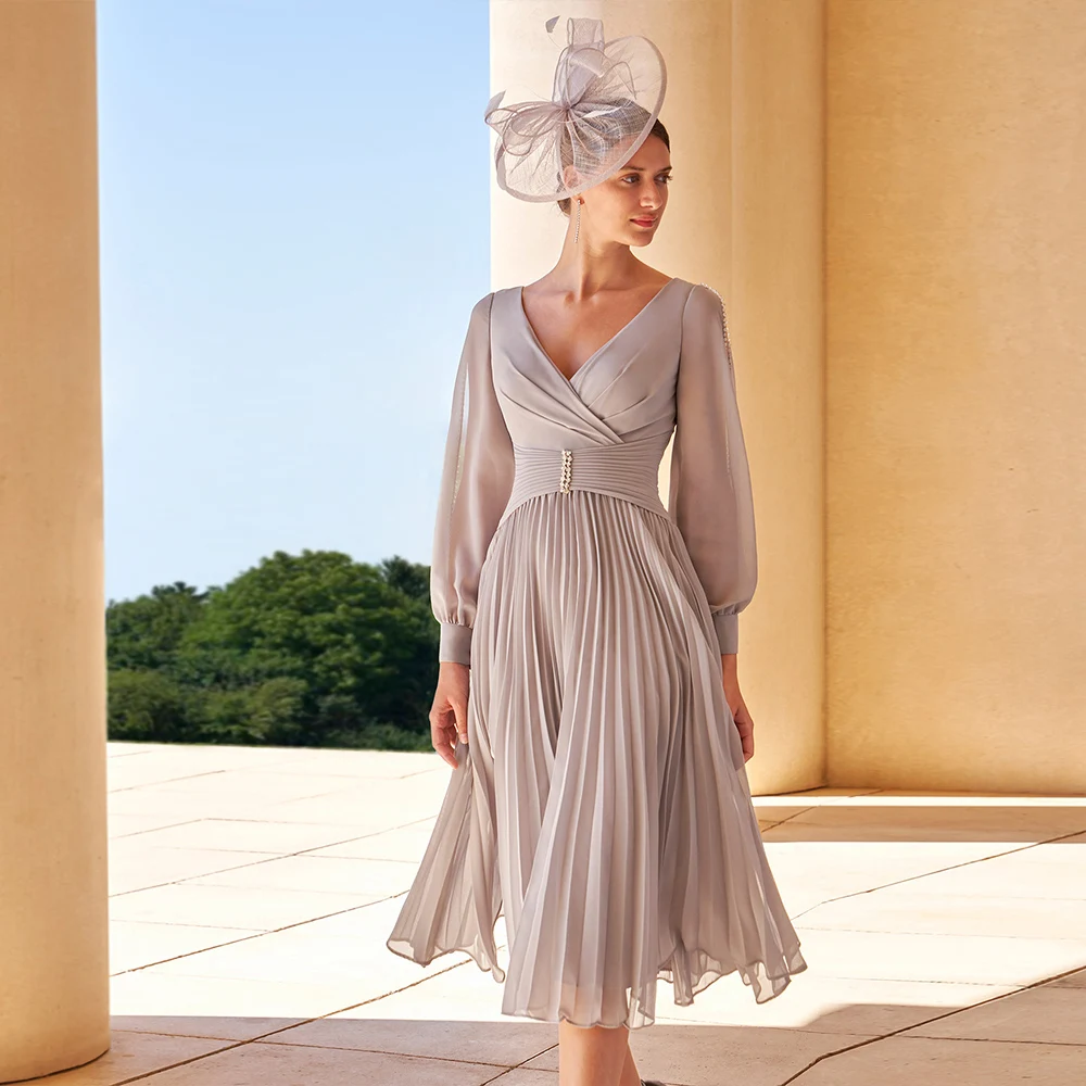 

Simple Chiffon Mother of the Bride Dresses V Neck Long Sleeves Wedding Party Gowns Crystals Pleat A-Line Tea Length فستان سهرة