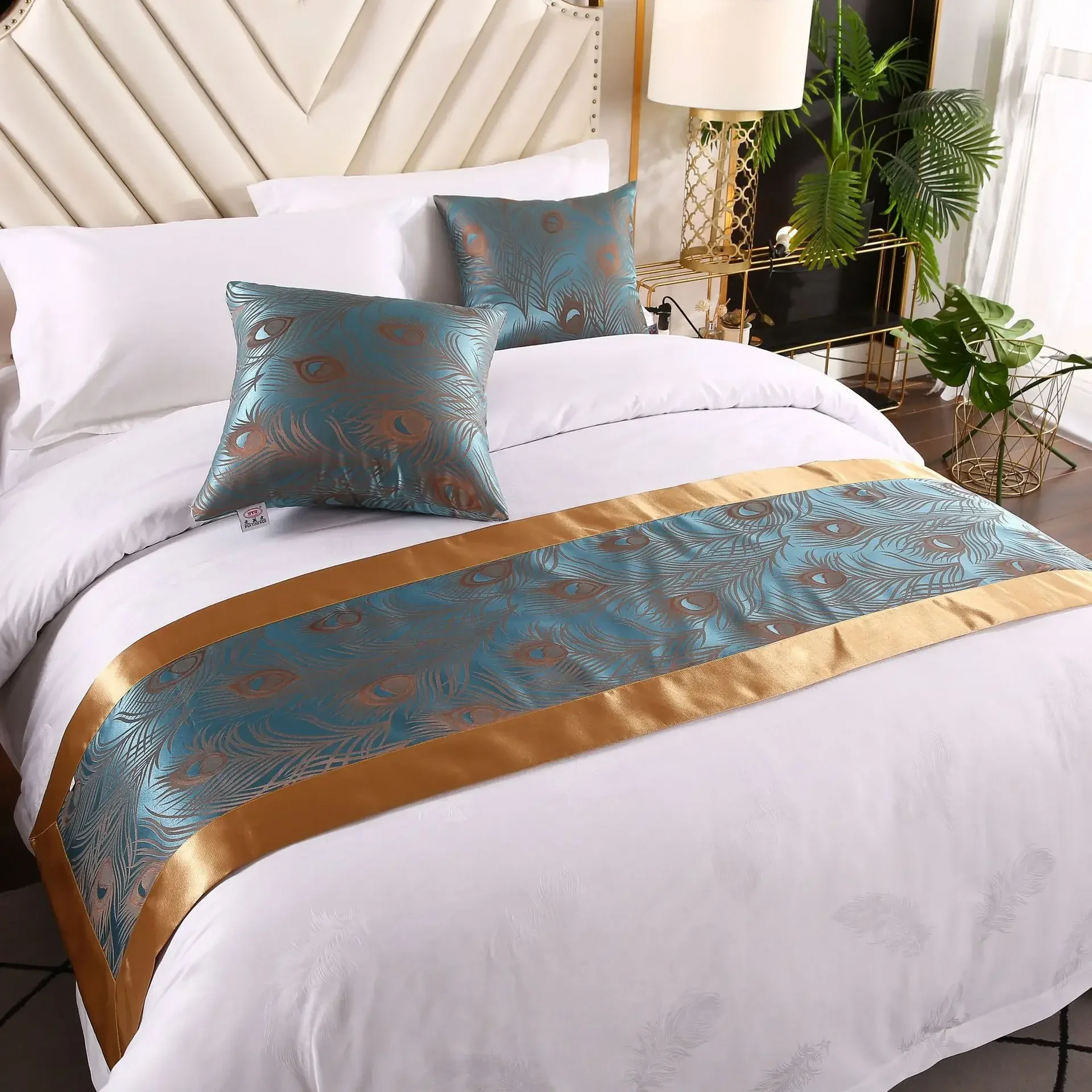 

50cm Wide Phoenix Tail Patterned Bed Flag Blue Background with Gold Edge Bedside Towel Bedding Decorations for Hotels Homestays