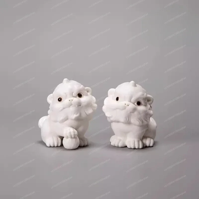 

Ceramic lion ornament small lucky store office living room tea desktop decoration gift box