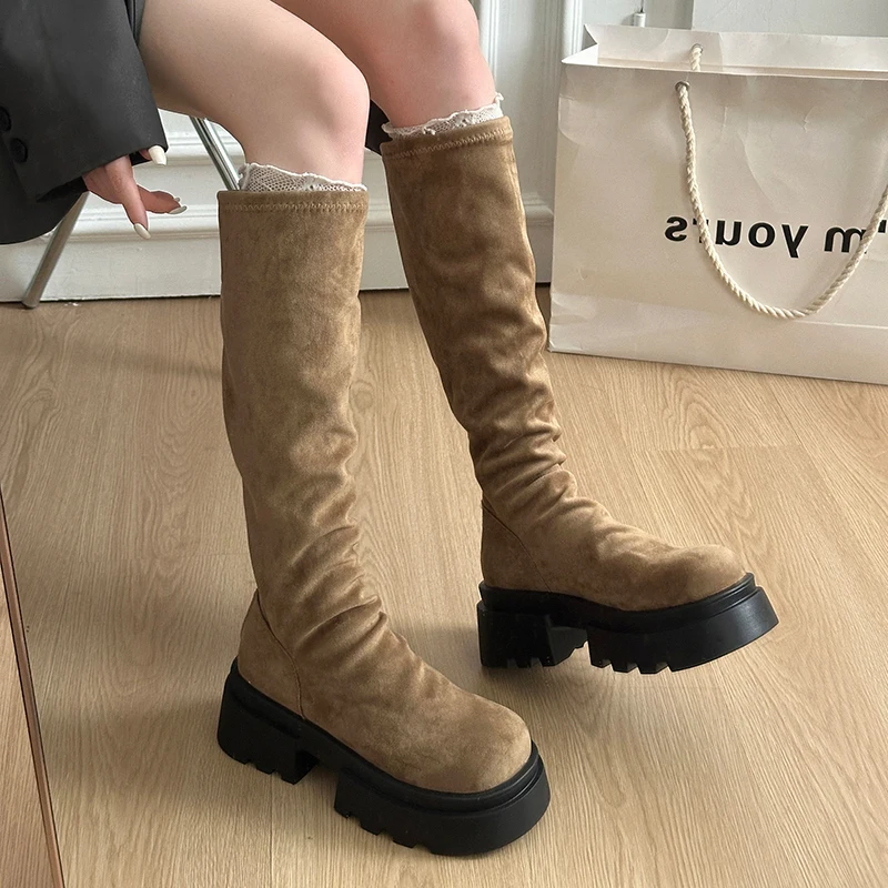الركبة عالية النساء أحذية طويلة الدافئة الثلوج أحذية عالية أحذية منصة مسطحة شتاء 2025 الاتجاه الجلد المدبوغ أحذية مشي عادية Mujer بوتاس