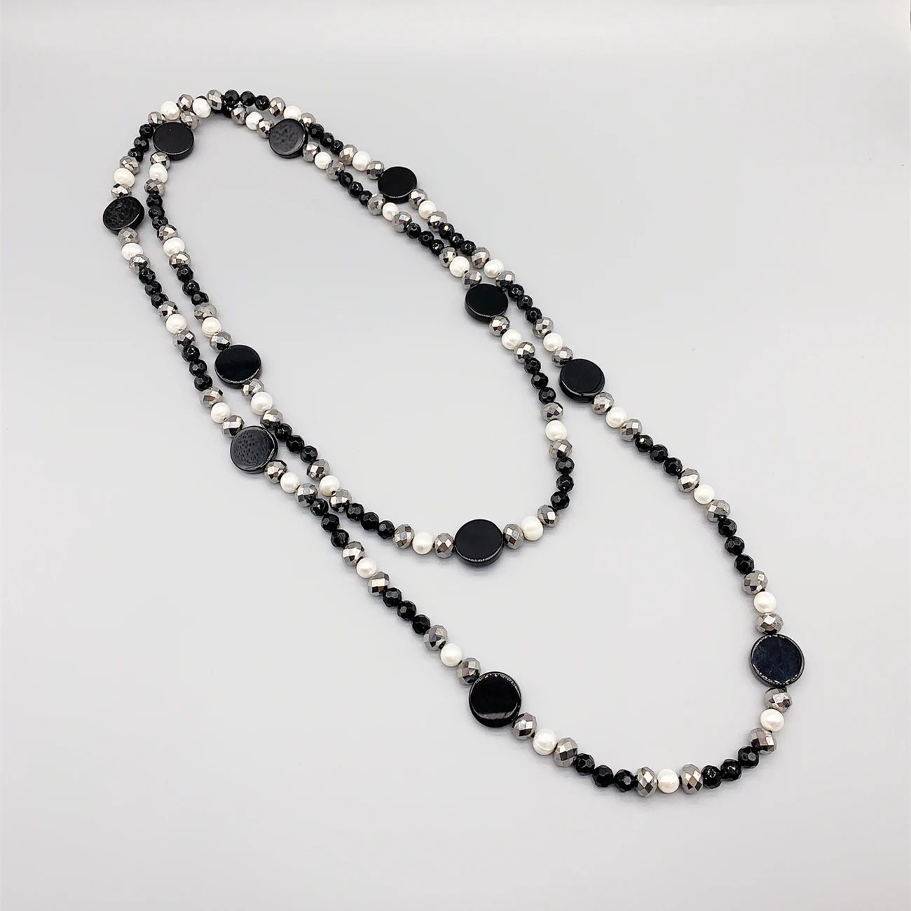 FoLisaUnique 7-8mm White Freshwater Pearls Round Coin Shape Black Onyx Necklace For Women Trendy Neutral Color Long