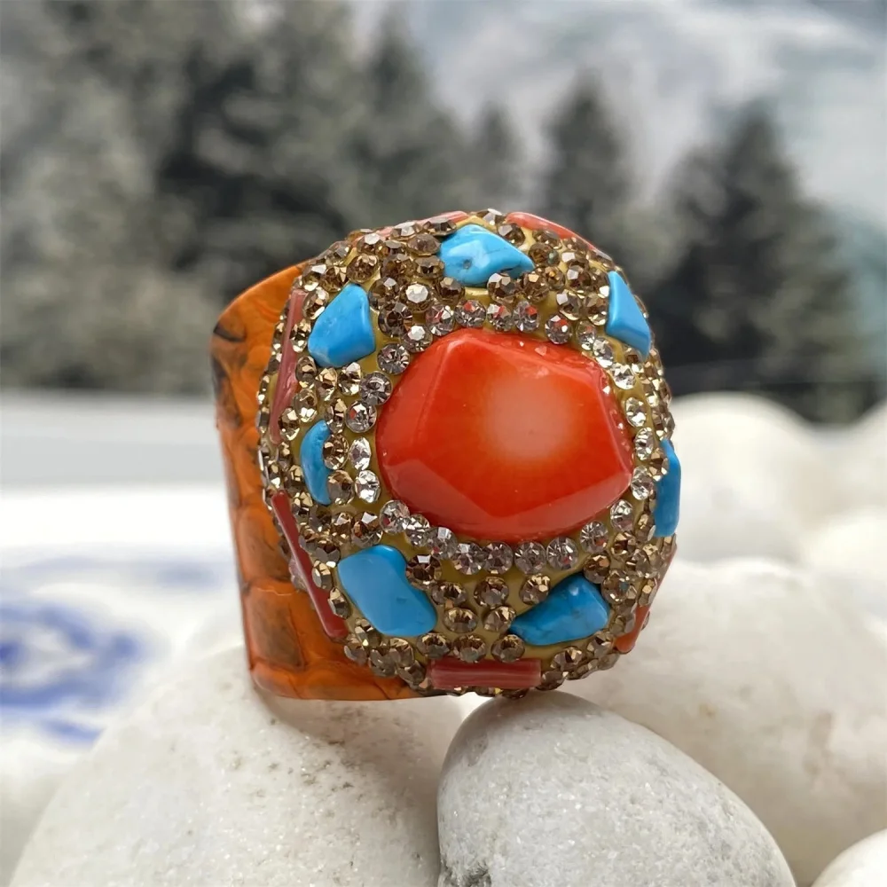 New Fashionable, Minimally Optimized Coral Women'S Ring Handmade With Rhinestone Inlay, Elegant And Exquisite Jewelry For Ladies