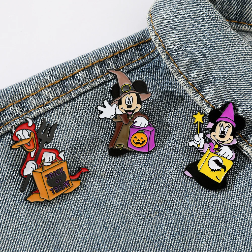 

Anime Brooch Donald Duck Creative Halloween Mickey Minnie Mouse Enamel Pin Metal Badge Jewelry Backpack Clothing Accessories