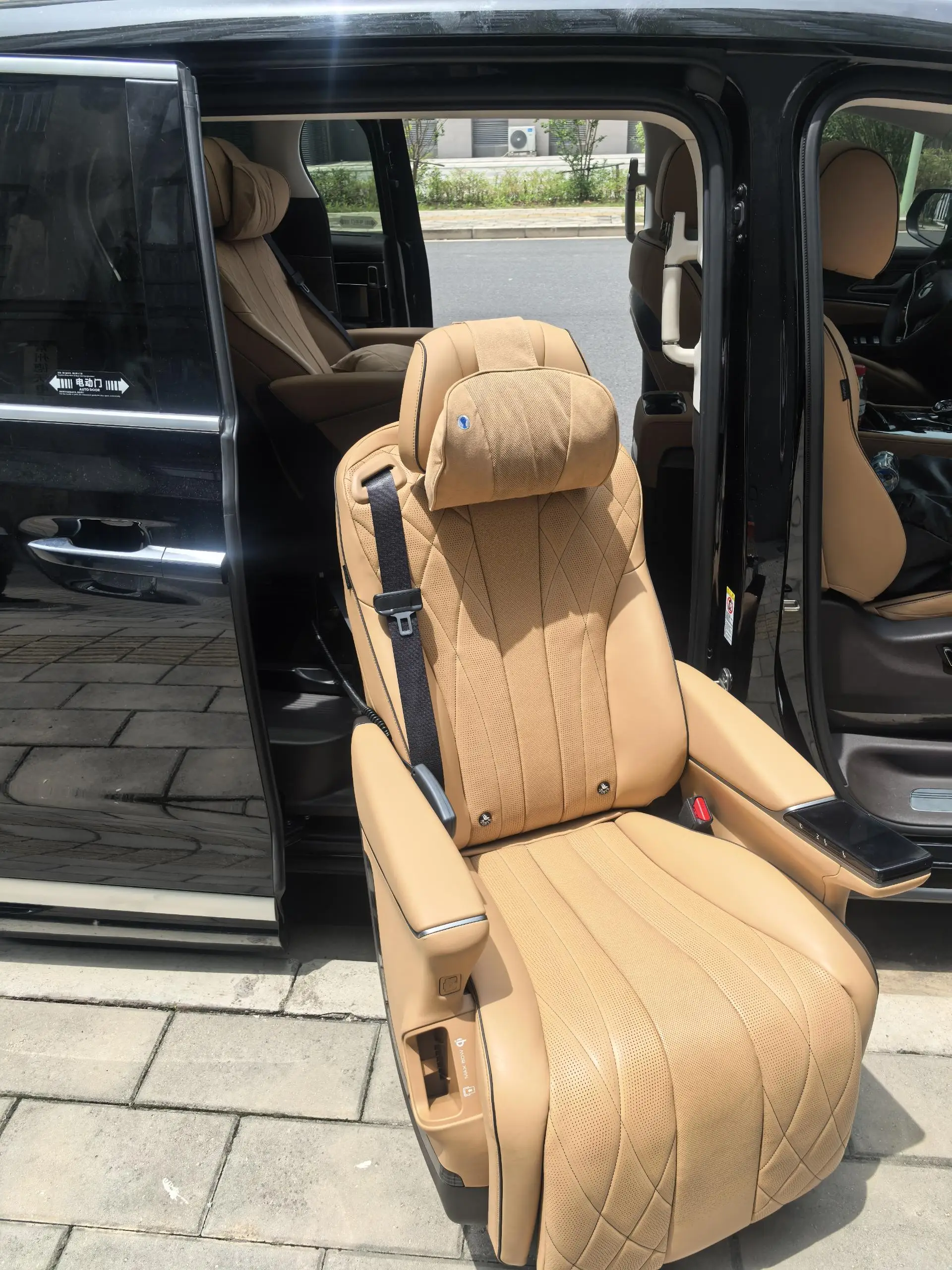 S5B Modified Rotating Lifting Electric Seat Parts with 150kg Load Capacity Leather Material Black Color