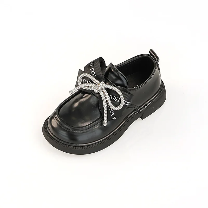 Zapatos pequeños de cuero para niña, mocasines de suela suave, zapatos de princesa para niña grande, primavera y otoño, novedad de 2024