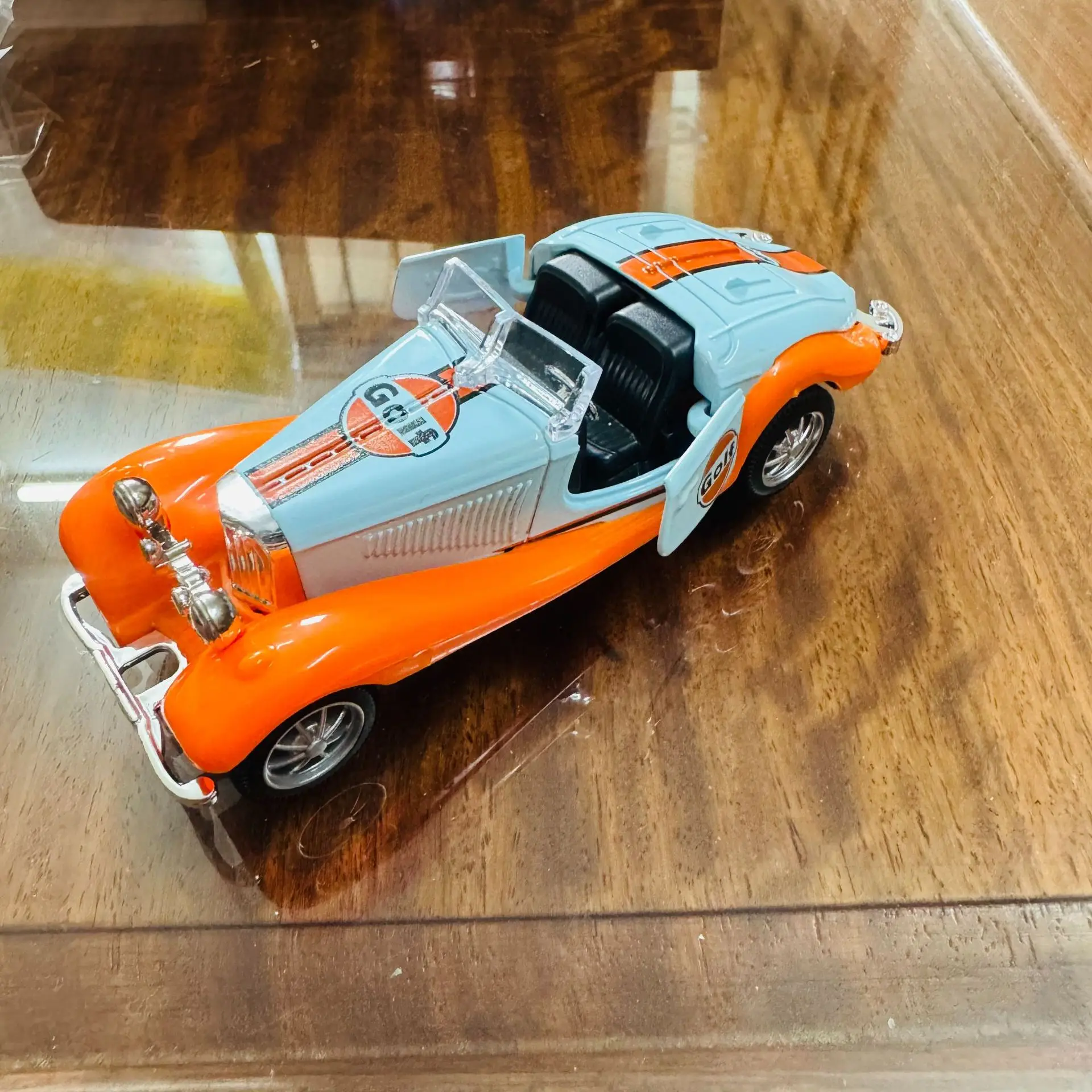 1:36 คลาสสิก retro Beetle Bus รถโบราณดึงกลับของเล่นรถเด็กโมเดลรถเด็กจําลอง