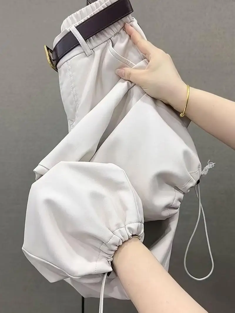 

Весна 2025: Женские утепленные кожаные брюки прямого кроя с завязками, повседневные, с высокой талией, укороченные, из искусственной кожи (PU)