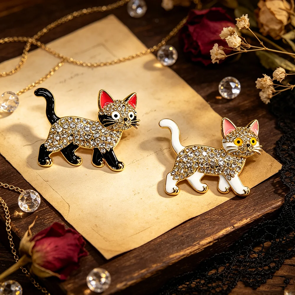 Rhinestone Cat Enamel Brooch, Walking Kitten Lapel Pin, Animal Badge for Coat Scarf, Women Fashion Jewelry Gift for Cat Lovers