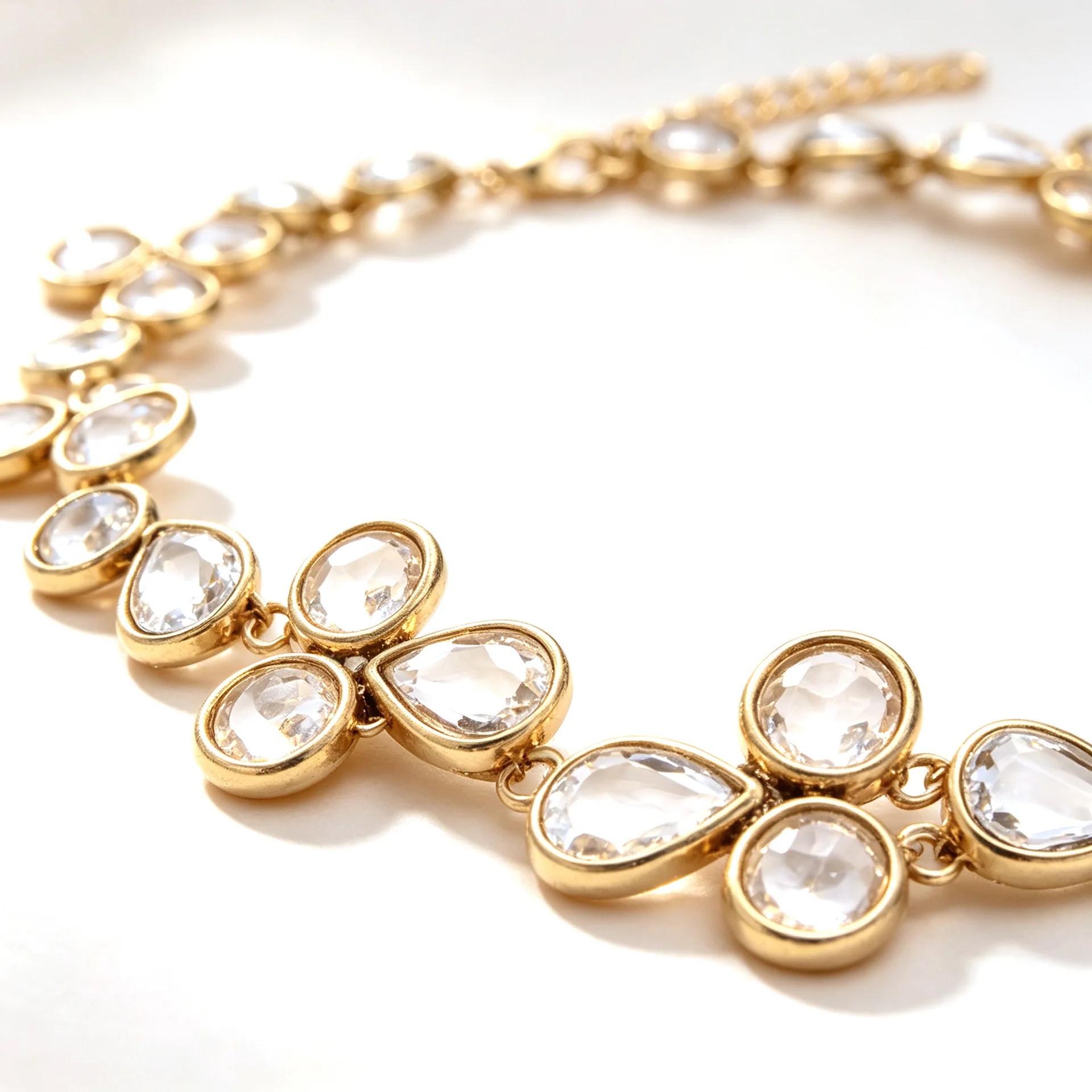 Persönliche, farbenfrohe Tropfenform-Kristall-Strass-Choker-Halskette für Damen, Statement-Schmuck für Bankette und Partys, Halsaccessoires – Detail 6