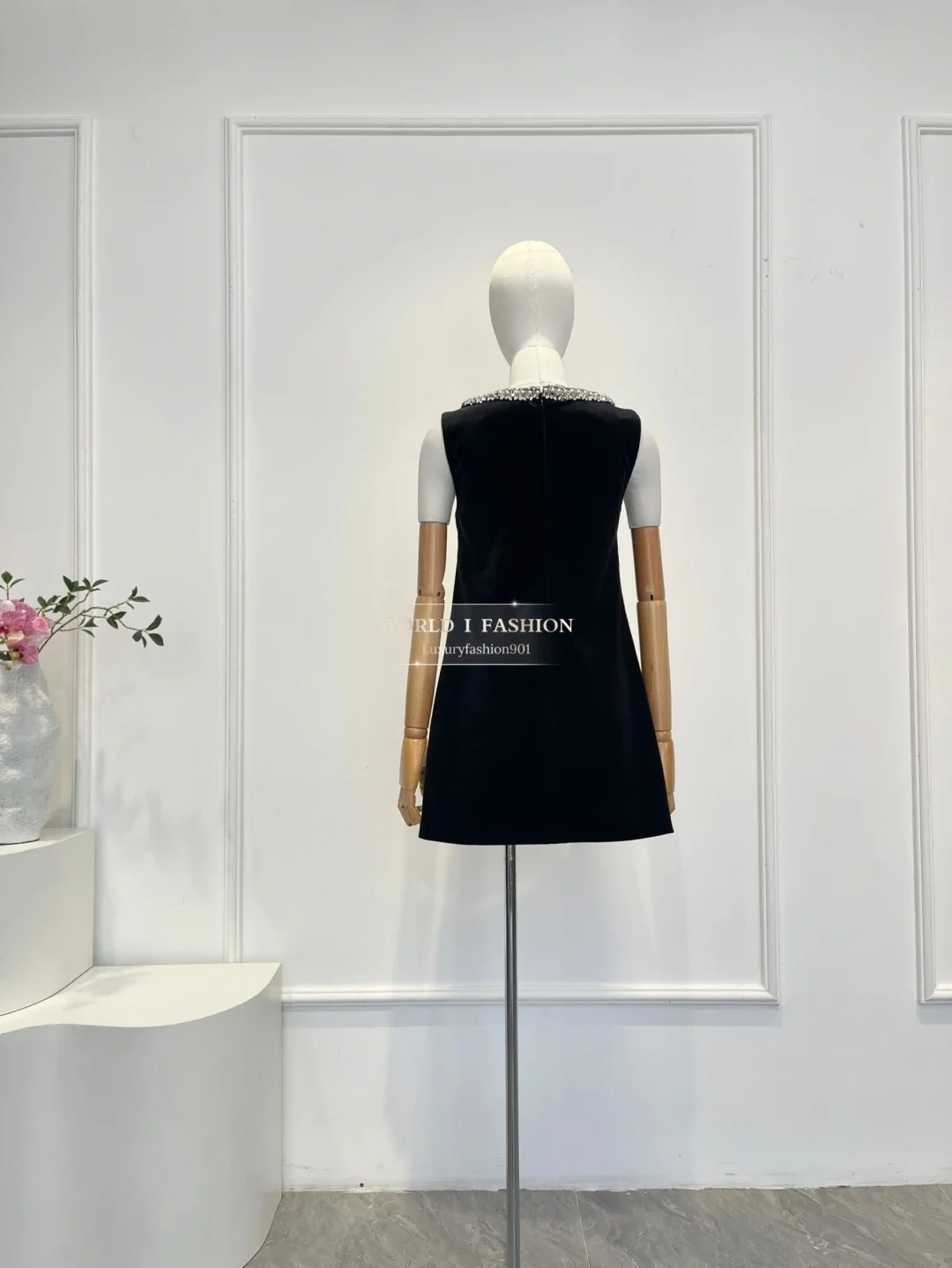 

Beautiful Elegant Black Diamonds Sleeveless Mini Dress 2025 New