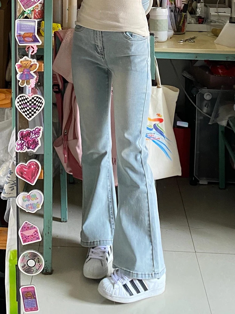 กางเกงยีนส์ทรงกระดิ่งสีฟ้าอ่อนสำหรับผู้หญิง รุ่นใหม่ สไตล์สลิมเอวสูง ช่วยพรางหุ่น ใส่ได้หลายโอกาส ปกปิดสะโพก