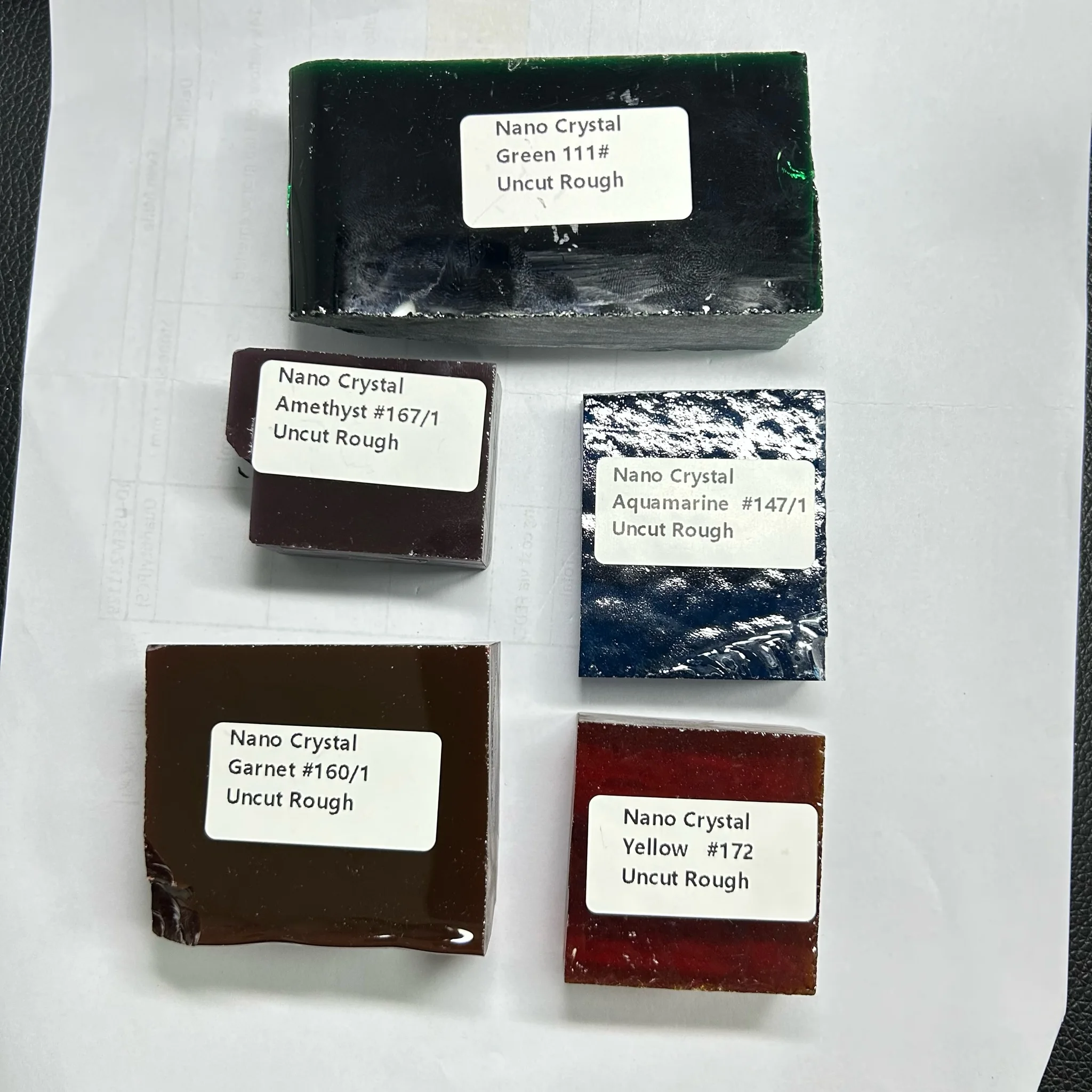 

1 кг нанокристаллический синий зеленый красный коричневый оранжевый фиолетовый грубый необрезанный синтетический материал камень