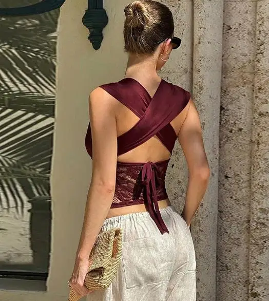 

2025 Lace Strapless Top with Sexy Splicing Deep V-Neck Strap Small Tank Top New Perspective Fashionable Women's Clothing