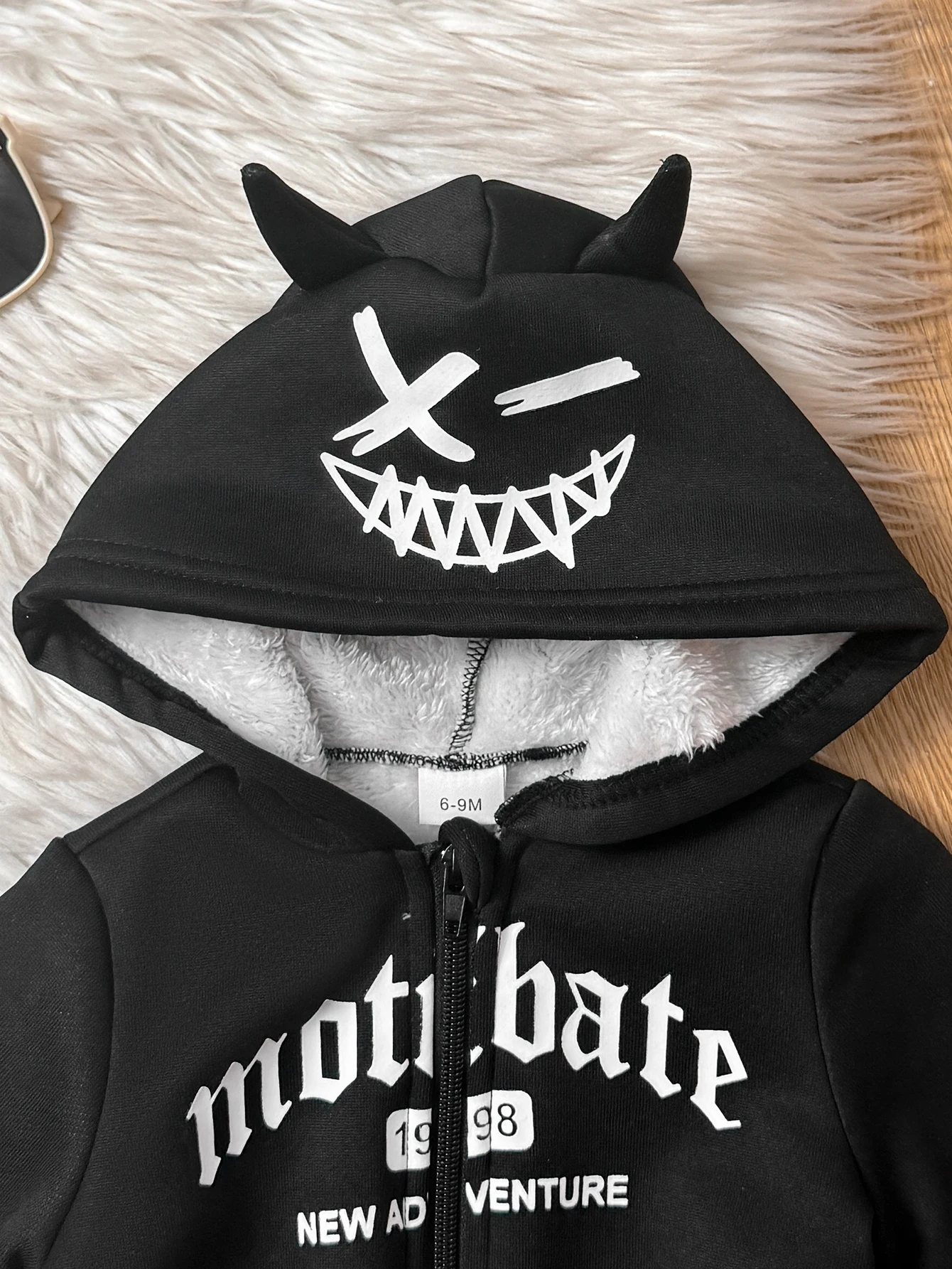Baby Jungen Herbst Winter Schwarze Teufelshörner Fleece-Gefütterte Kapuzenjacke mit Reißverschluss für Kleinkinder – Detail 3