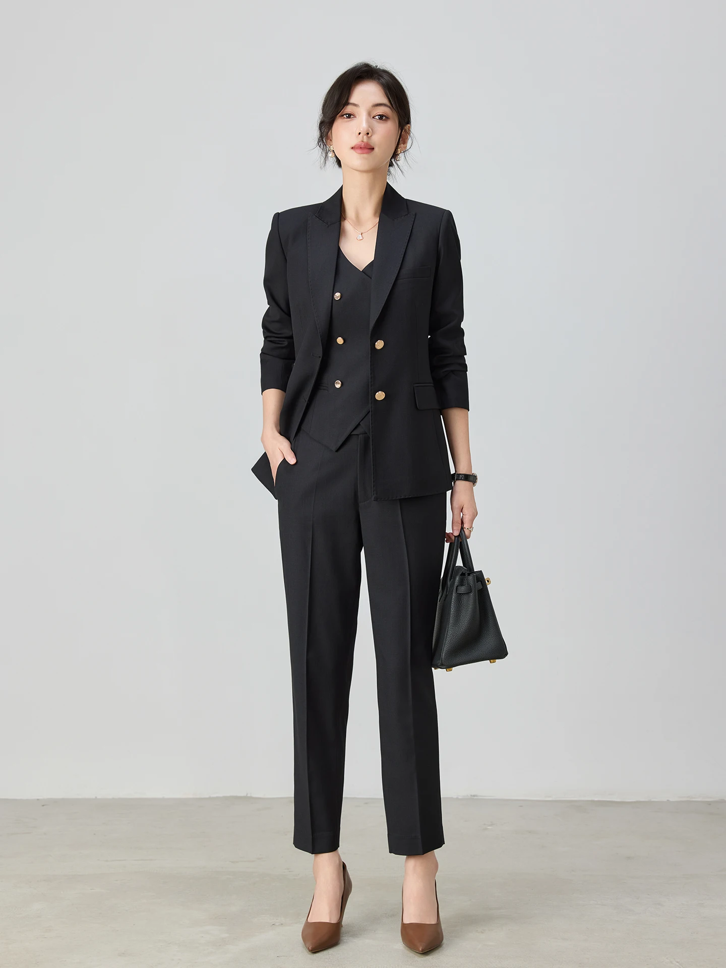 

Деловой женский костюм-тройка с металлическими пуговицами, профессиональный, весенне-осенний, из полиэфирного волокна