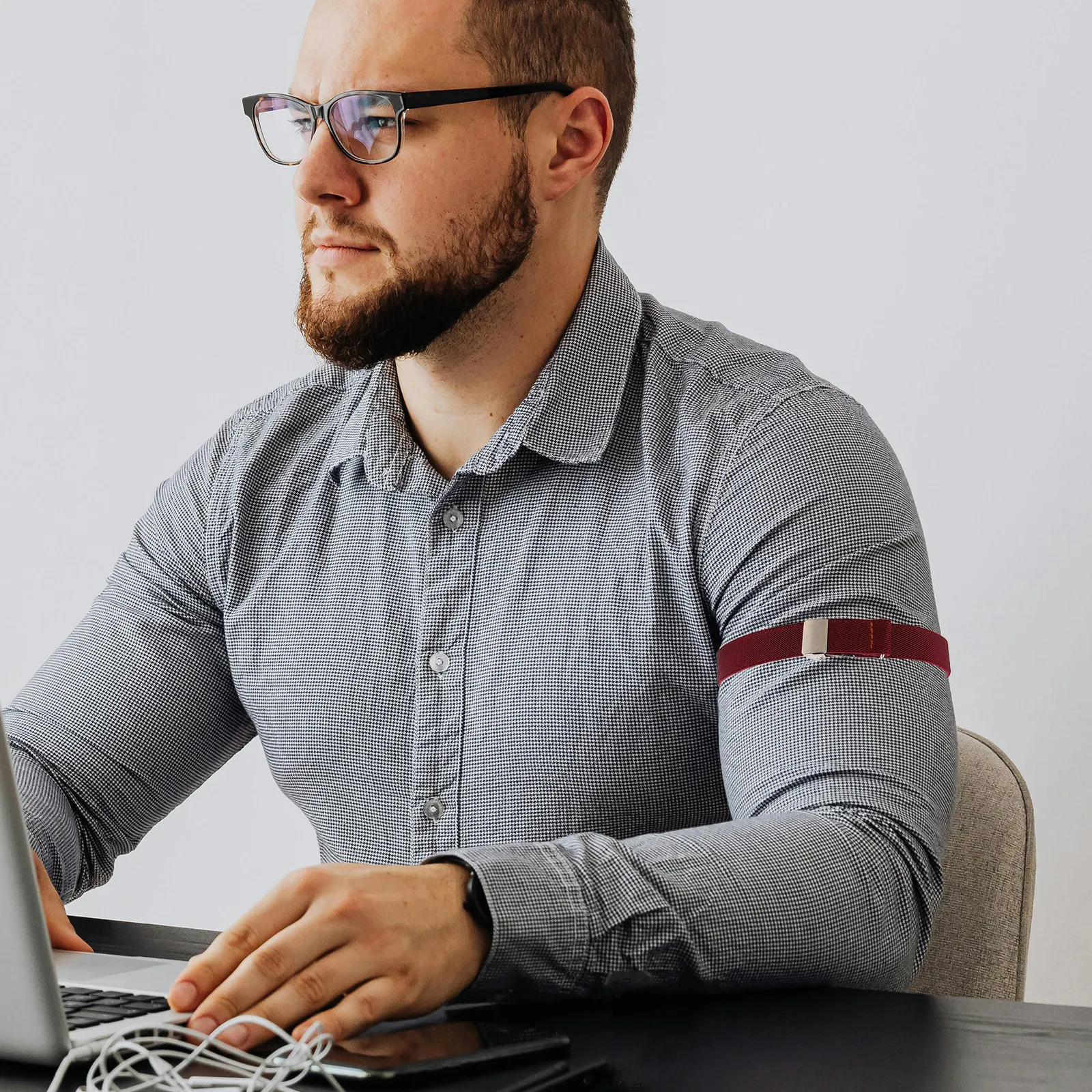 

3Pairs Elastic Adjustable Armbands Sleeve Garters Anti-Slip Shirt Sleeve Holders Unisex Stretch Arm Bands for Work Casual Wear