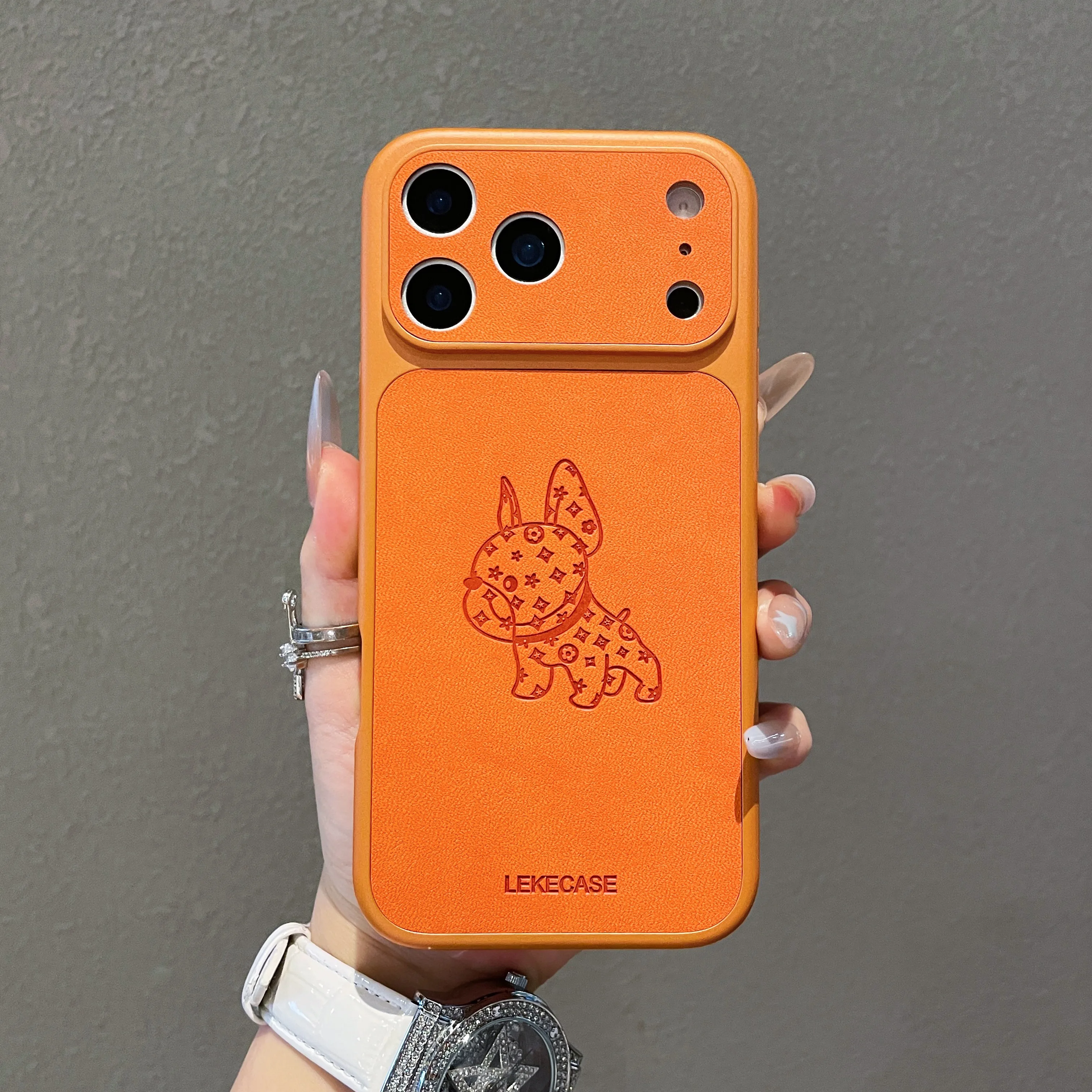 

Мгновенно трансформировать в модный бренд «Азиморж». Совместим с чехлами для телефонов iPhone 17 Pro Max. Модели Apple 16 Pro/15