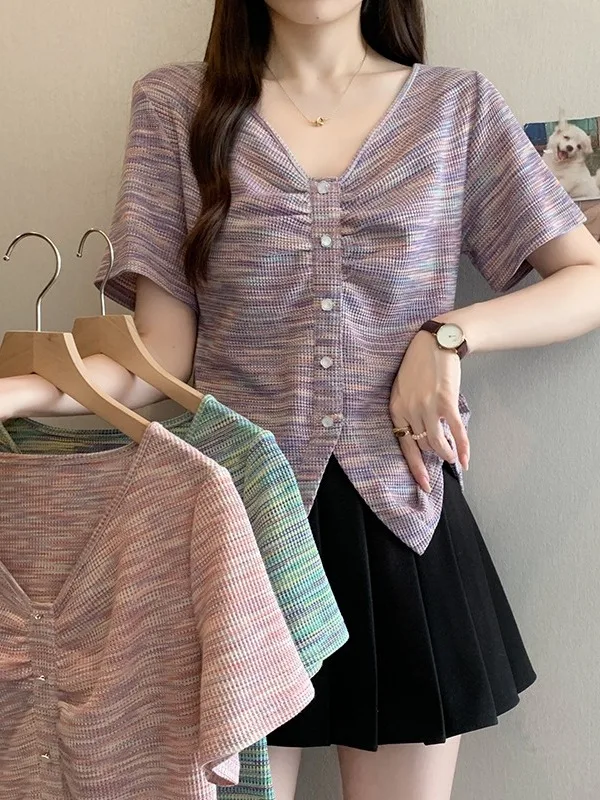 

Женская футболка больших размеров с V-образным вырезом и градиентным эффектом, с коротким рукавом, летняя новинка, приталенная, с плиссировкой, шикарный топ в корейском стиле, облегающий крой, повседневный стиль