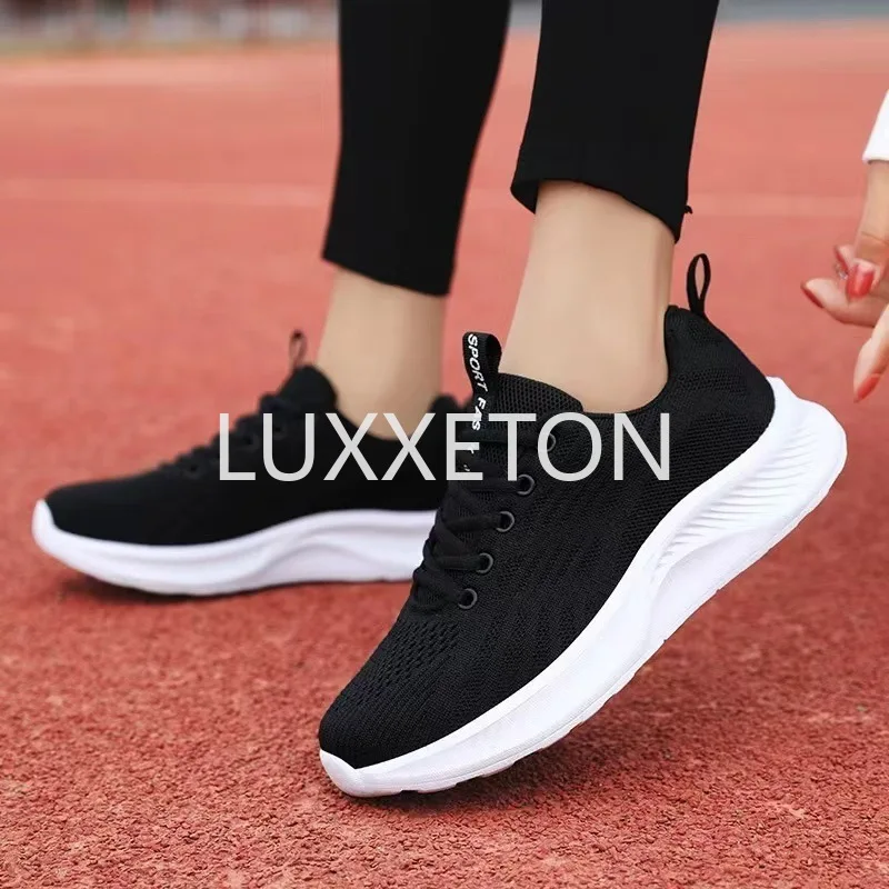 2024 Spring and Autumn New Womens Flat Shoes Fashion Casual Breathable Mesh Comfortable Soft Sole Anti slip Sports Running Shoes