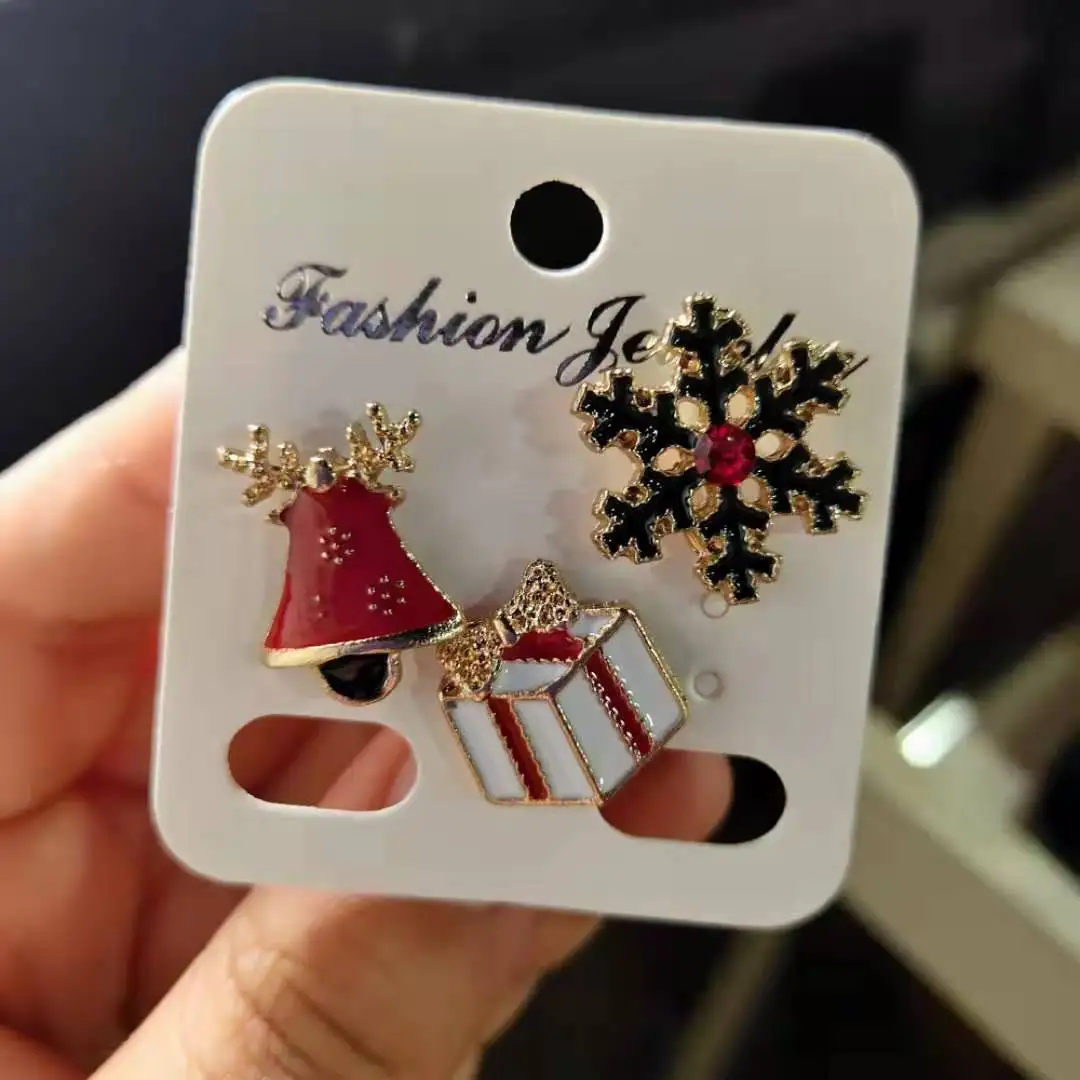 3pcs Merry Christmas Brooches for Women Men Classic Cute Enamel Cartoon Snowflake Elk Bell Lapel Badge New Year Jewelry Gifts
