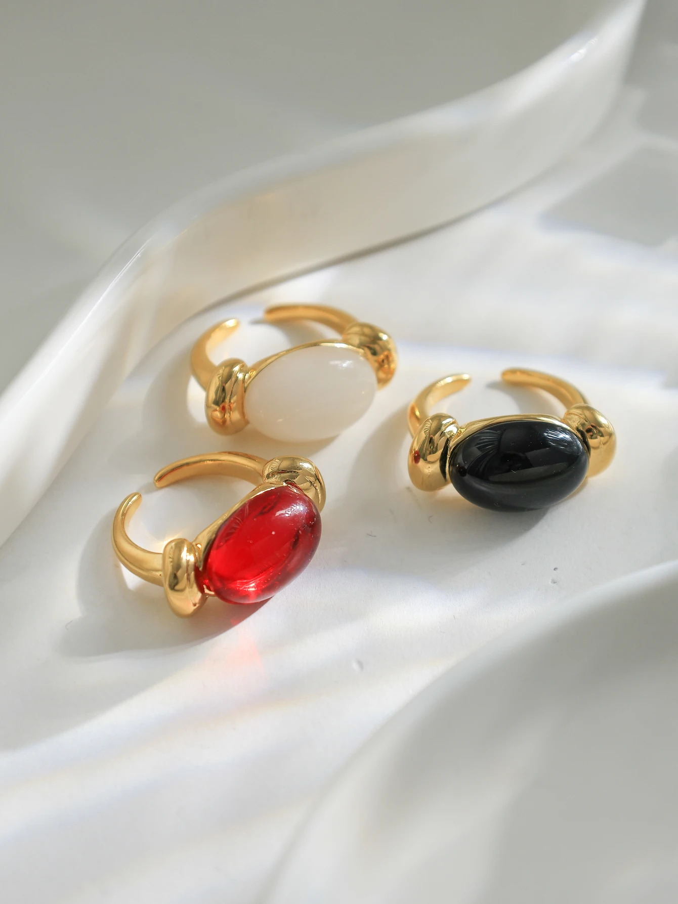 

Vintage stainless steel 18K gold-plated large gemstone ring for men and women couples palace style ring jewelry gift