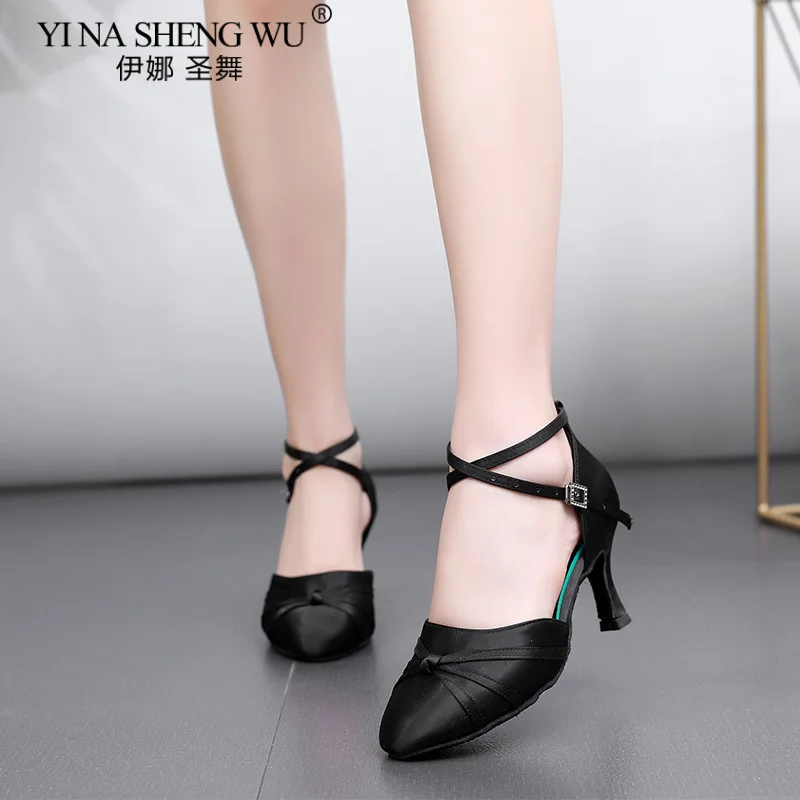 2026 femmes chaussures de danse pour filles dames chaussures de danse de salon latine noir Satin professionnel Salsa Tango talons hauts 5.5 cm/7.5 cm