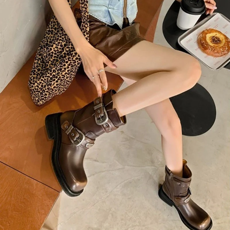 حقيقية جلد البقر الفاخرة الأحذية النسائية جلد الغنم داخل الأحذية الغربية مريحة العتيقة العتيقة ساحة تو حذاء طويل الإناث