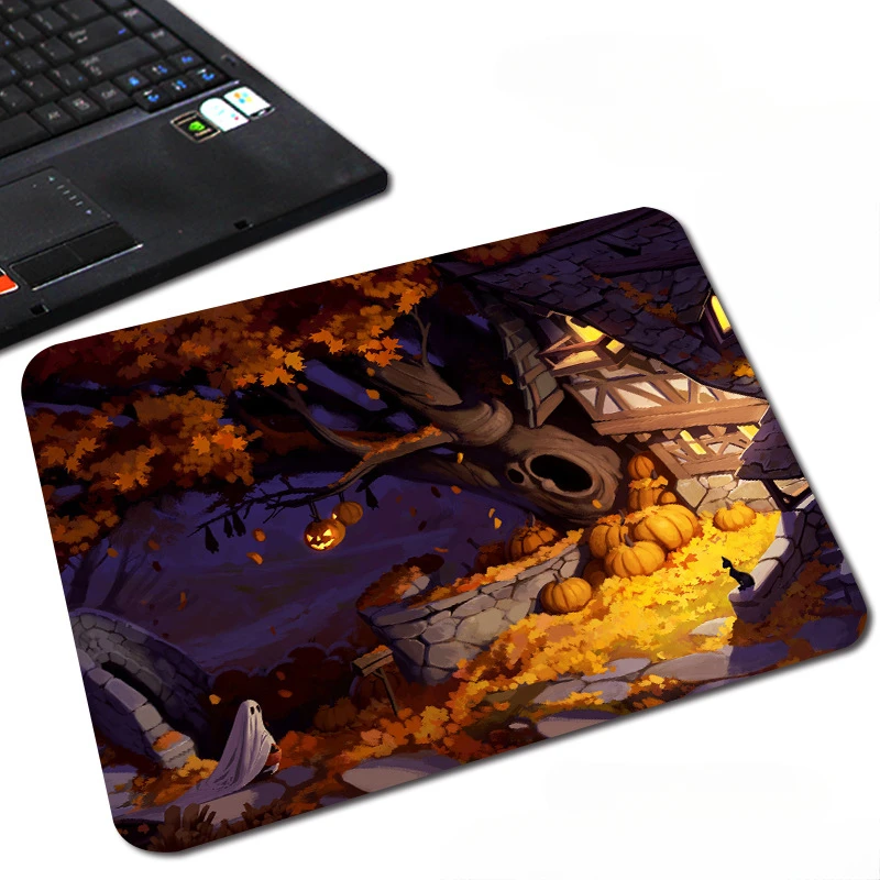 

Halloween Patterned Mouse Pad Anime Mat PC Accessories Game Mats Desk Accessory Gaming Laptop Non-slip Portable Mousepad 21x26cm