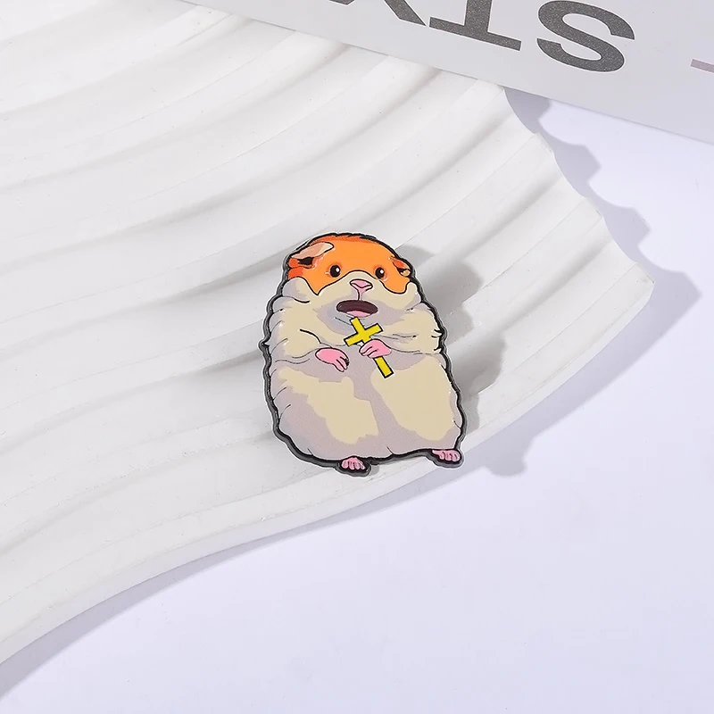 Screaming Hamster Rat Brooch Enamel Pins Cartoon Mouse With Cross Brooches Clothes Lapel Badges Animal Jewelry Gift for Friends